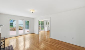 2904 N 4TH St N, Arlington, VA 22201