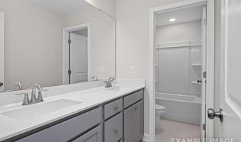 559 Whinfield Pl, Aberdeen, NC 28315