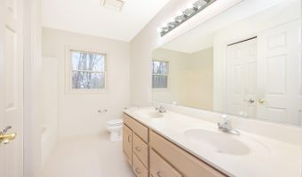 5521 Lohr Lake Dr, Ann Arbor, MI 48108