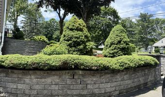 15-17 Beckerle St, Danbury, CT 06811