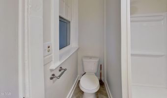 568 Park Ave Apt 1, Albany, NY 12208