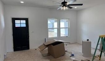 137 W Hawthorne St, Aurora, MO 65605