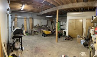 1913 Wayside Ln, Ava, MO 65608