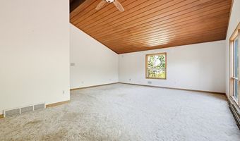 21 Daggett Rd, Attleboro, MA 02703