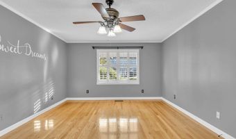 3046 Hawthorne St, Athens, TN 37303