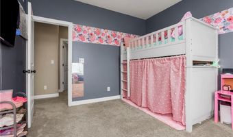 804 N 168th St, Basehor, KS 66007