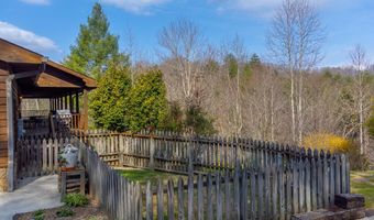 750 Double Springs Dr, Almond, NC 28702