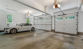 3 Victoria Rdg, Amherst, NH 03031
