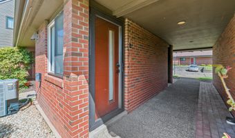 72 Montoya Dr 72, Branford, CT 06405