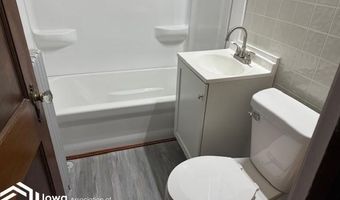 220 W State St, Algona, IA 50511