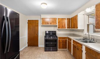85 Sachem Rd, North Kingstown, RI 02852