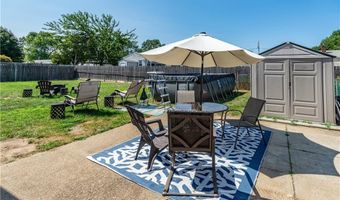 43 Deerfield Dr, Warwick, RI 02886