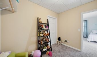 907 S 25th St, Beatrice, NE 68310