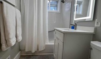 4118 18TH Road N Unit Middle Floor Middle Floor, Arlington, VA 22207