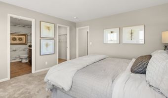 1221 Glenmont St, Algonquin, IL 60102