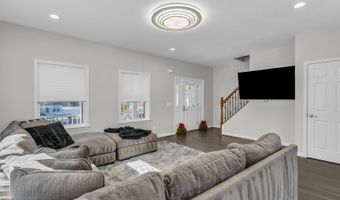 315 Parisen Ave, Bayville, NJ 08721