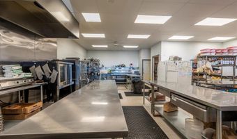 215 SE 10TH St, Bandon, OR 97411