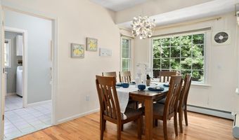 95 River Farm Dr, East Greenwich, RI 02818
