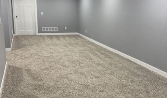 633 N E St, Albia, IA 52531