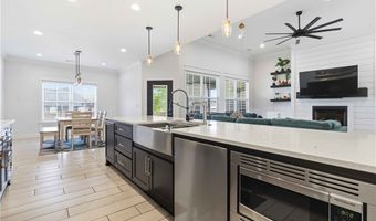 961 Osage View Dr, Bentonville, AR 72713