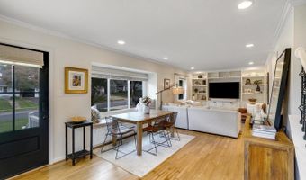 6626 CAVALIER Dr, Alexandria, VA 22307