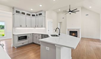 135 Oak Ter, Baldwin, GA 30511