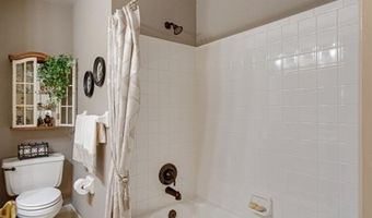 1112 Oak Borough Dr, Ballwin, MO 63021