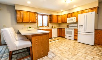 2107 SE Crystal Ave, Aberdeen, SD 57401