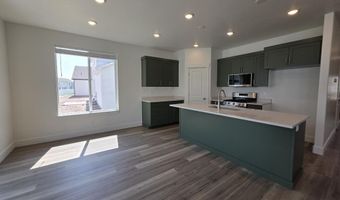 578 N Curlew Dr, Ammon, ID 83406