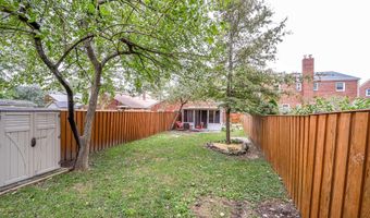 706 W GLEBE Rd, Alexandria, VA 22305