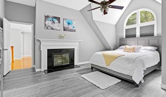20 Beechwood Dr, Cranston, RI 02921