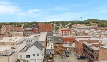 32 W Blackwell St, Andover, NJ 07801