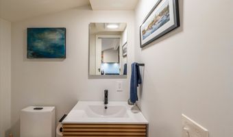 390 4TH St, Bandon, OR 97411