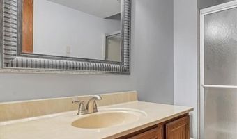 1308 Holgate Dr G5, Ballwin, MO 63021