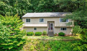 13 Tommys Ln, Brookfield, CT 06804