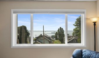416 CHINOOK Ave, Astoria, OR 97103