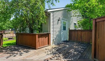 12757 Chamberlain Rd, Aurora, OH 44202