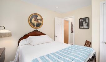 3 Harold St, Newport, RI 02840
