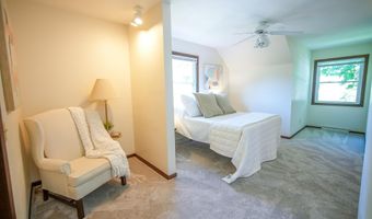 5306 Arapahoe Ln, Madison, WI 53704