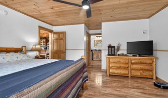 625 Mcgrath Pond Rd, Belgrade, ME 04917