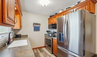 107 10th Ave SW, Altoona, IA 50009