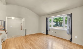 4 Michele Dr, Middletown, NJ 07748