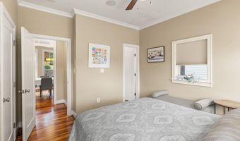 4226 40TH St N, Arlington, VA 22207