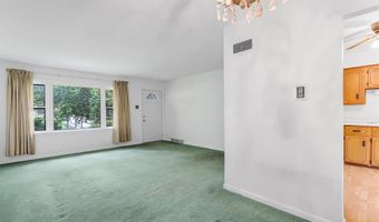 425 Bush Dr, Ballwin, MO 63021