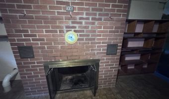711 S Simon St, Ada, OH 45810