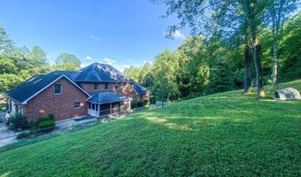 136 Lock Ln, Alum Creek, WV 25003