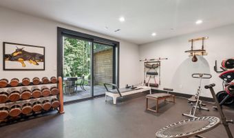 11013 RIVERWOOD Dr, Potomac, MD 20854
