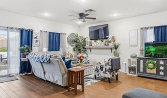 202 W SEVEN SEAS Dr, Casa Grande, AZ 85122