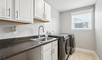 214 Stoneridge Ln, Adams Twp., PA 16046