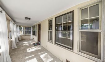 425 N 9th St, Adel, IA 50003